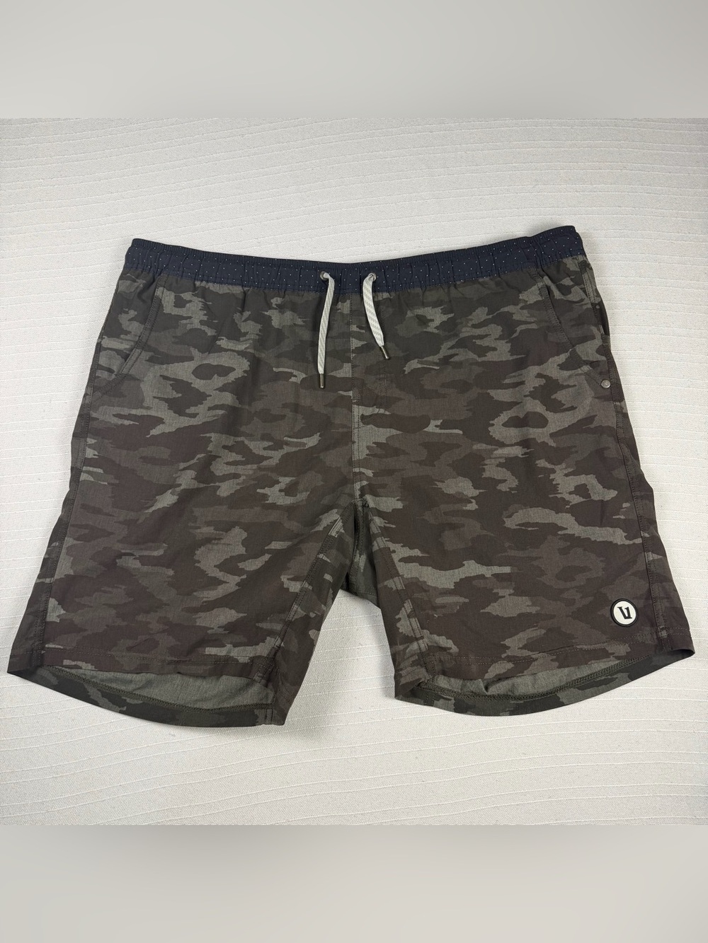Vuori Kore Lined Shorts Black Camo Athletic Training Size 2XL